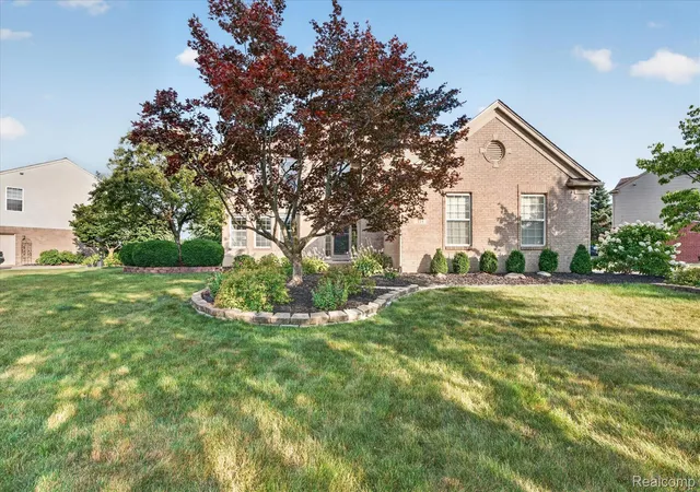 3rd image of 525 Springfield Dr, Canton, MI 48188 | MLS# 20261056163