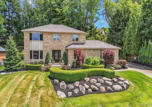 1st image of 821 Box Canyon Ct, Rochester Hills, MI 48309 | MLS# 20261056176
