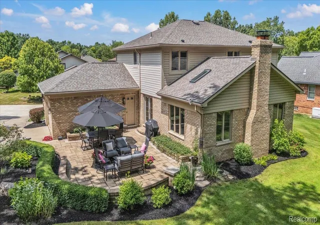 4th image of 821 Box Canyon Ct, Rochester Hills, MI 48309 | MLS# 20261056176