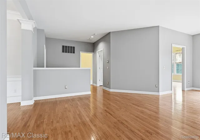 Listing Photo 4 - Condo for sale in building located at 44764 Aspen Ridge Dr, Northville, MI 48168 - Unit #116
