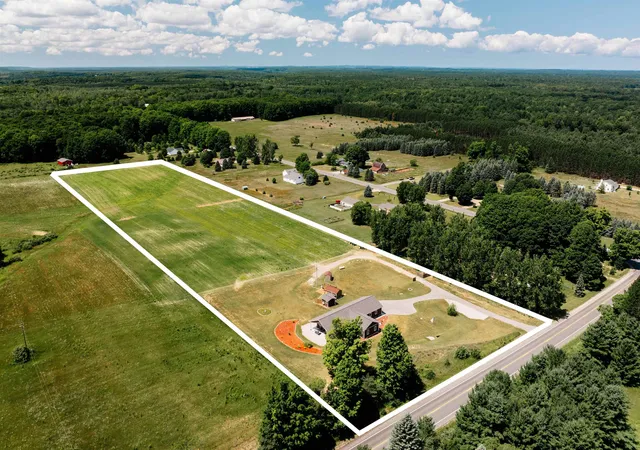 3rd image of 5564 Knight Rd, Kingsley, MI 49649 | MLS# 78080071297
