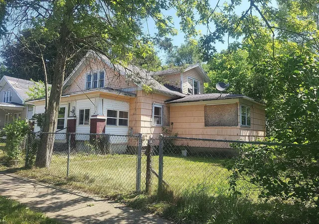 Photo 2 of Single family home for sale at 186 Howland St, Battle Creek, MI 49037 | MLS# 62026037344 | Listing updated on 2026-09-11