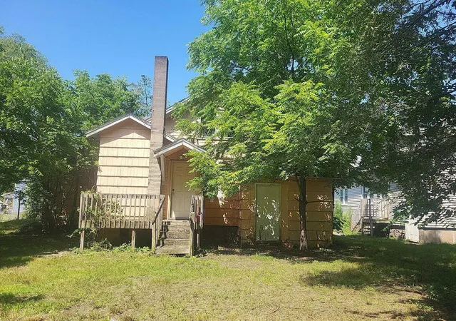 Photo 3 of Single family home for sale at 186 Howland St, Battle Creek, MI 49037 | MLS# 62026037344 | Listing updated on 2026-09-11