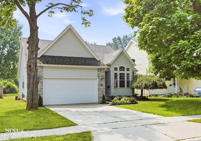 2nd image of 142 Taylor St, Port Huron, MI 48060 | MLS# 58050215617