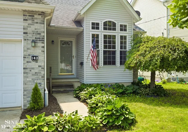 3rd image of 142 Taylor St, Port Huron, MI 48060 | MLS# 58050215617
