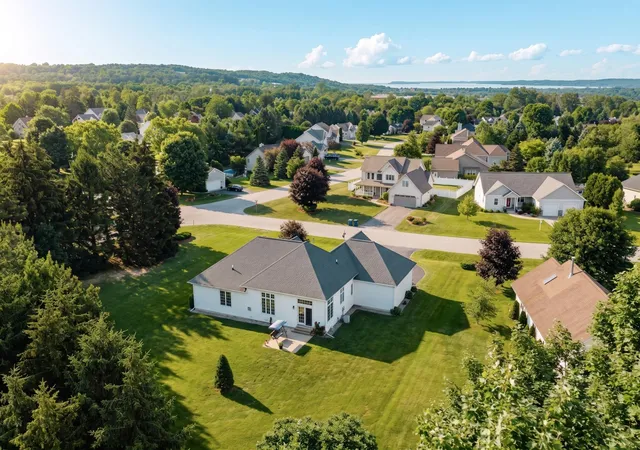 2nd image of 4157 Stoneridge Dr, Traverse City, MI 49684 | MLS# 78080071299