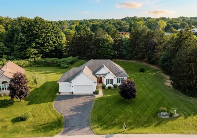 5th image of 4157 Stoneridge Dr, Traverse City, MI 49684 | MLS# 78080071299