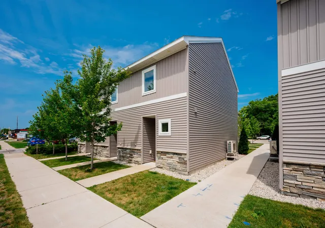 2nd image of 1141 E Eighth St, Traverse City, MI 49686 | MLS# 78080071301