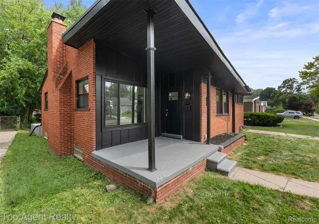 Photo 2 of Single family home for sale at 24300 Seneca St, Oak Park, MI 48237 | MLS# 20261056215 | Listing updated on 2026-07-27