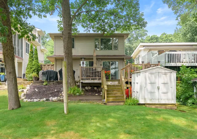 1st image of 92709 Gravel Lake Dr, Lawton, MI 49065 | MLS# 66026037352