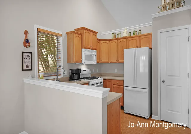 Listing Photo 5 - Condo for sale in building located at 13473 Carpenter Wy, Nunica, MI 49448