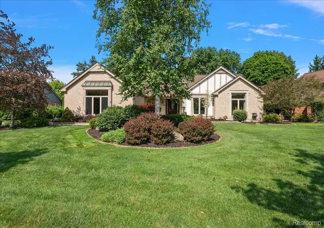 Photo 2 of Single family home for sale at 6545 Basswood Dr, Troy, MI 48098 | MLS# 20261056228 | Listing updated on 2026-07-27