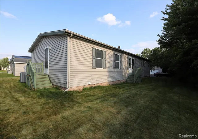 Listing Photo 4 - Condo for sale in building located at 3423 Grn Apple Ct, Carleton, MI 48117