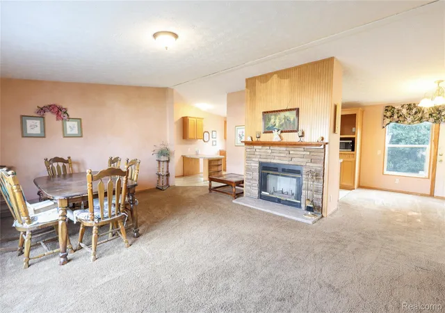 Listing Photo 5 - Condo for sale in building located at 3423 Grn Apple Ct, Carleton, MI 48117