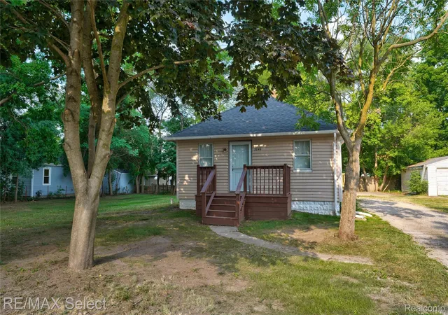 Photo 1 of Single family home for sale at 2046 Lambden Rd, Flint, MI 48532 | MLS# 20261056232 | Listing updated on 2026-08-05