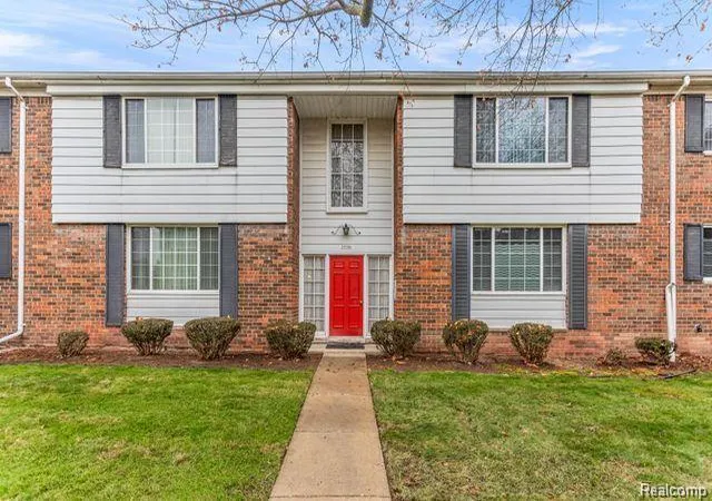 Photo 1 of Condo for sale at 25316 Shiawassee Cir #104, Southfield, MI 48033 | MLS# 20261056234 | Listing updated on 2026-09-01