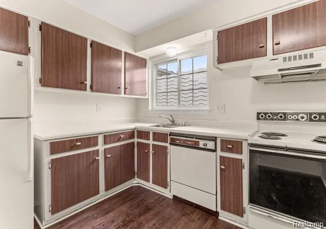 Photo 4 of Condo for sale at 25316 Shiawassee Cir #104, Southfield, MI 48033 | MLS# 20261056234 | Listing updated on 2026-09-01