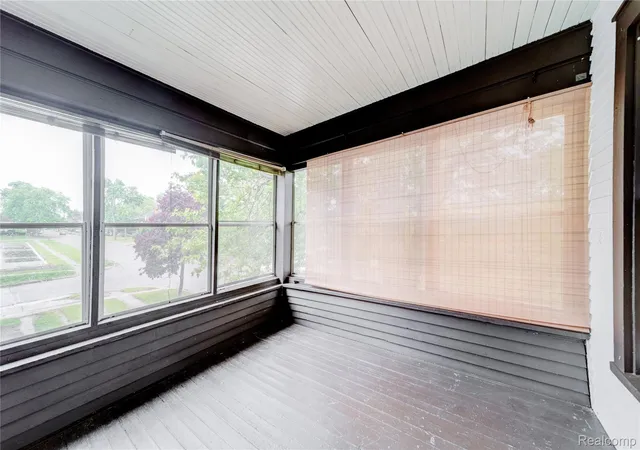4th image of 1024 8Th St, Port Huron, MI 48060 | MLS# 20261056237
