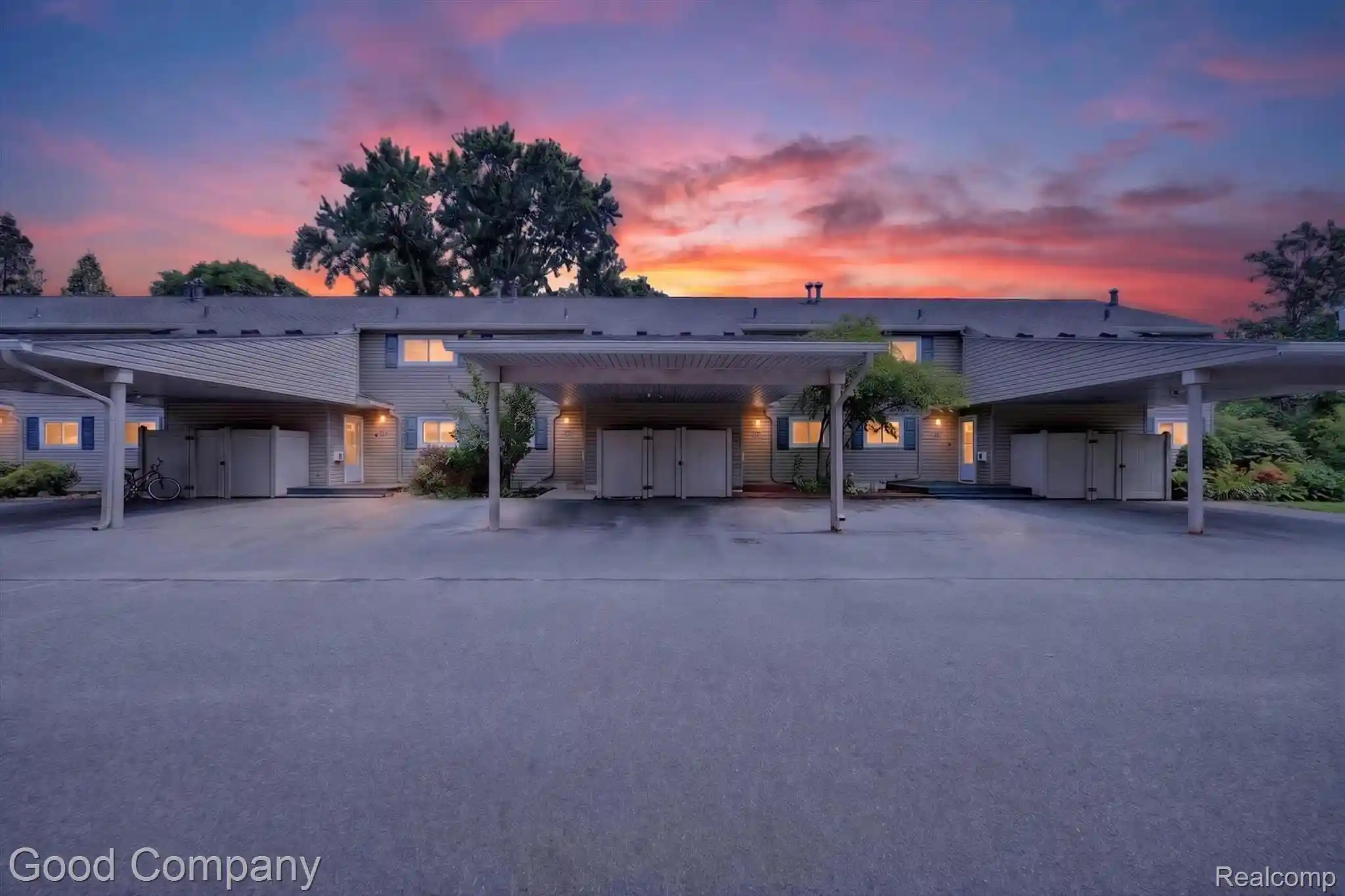 Listing Photo 1 - Condo for sale in 757 Kirts Blvd located at 757 Kirts Blvd, Troy, MI 48084 - Unit 757 Kirts Blvd