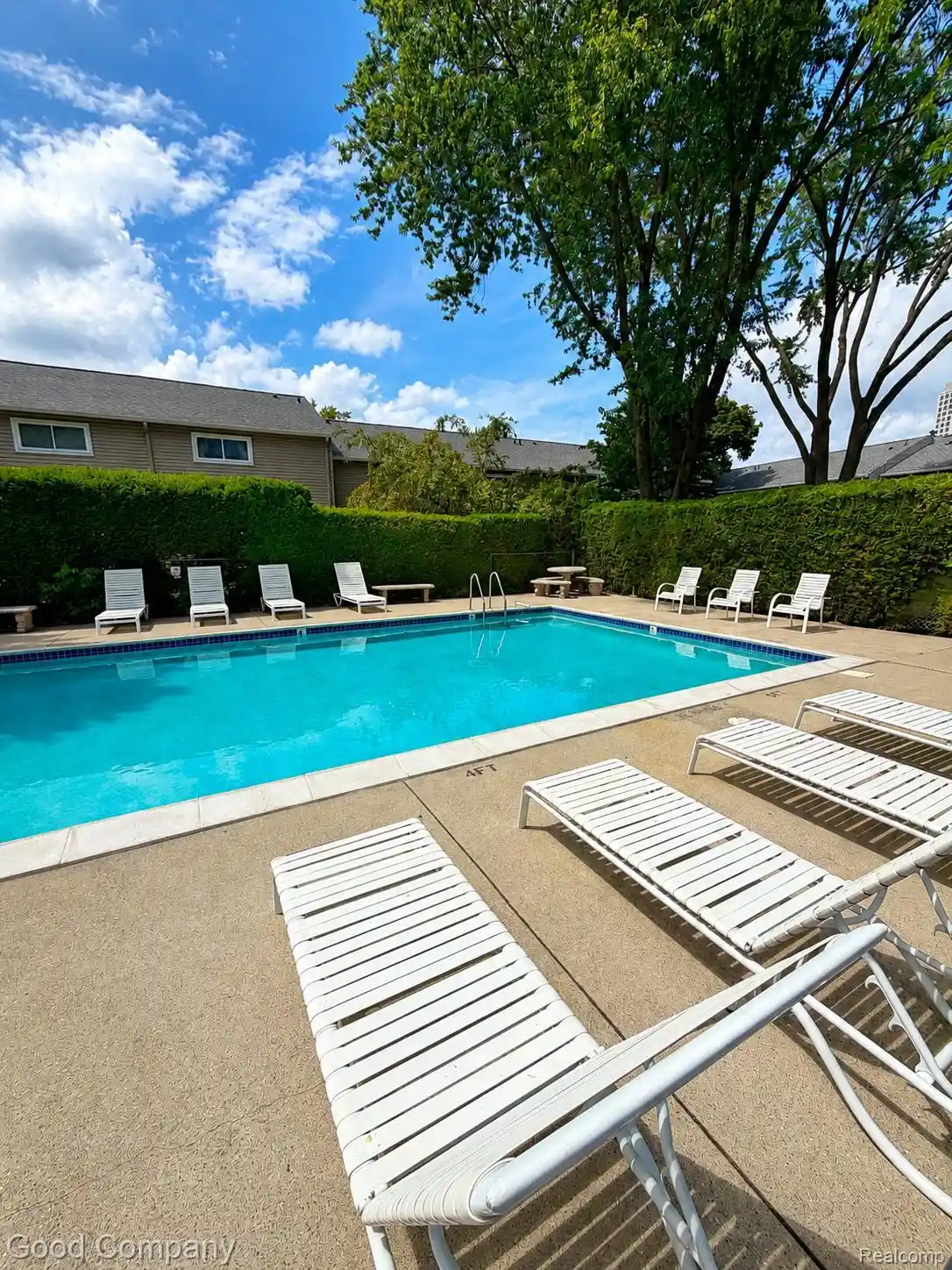 Listing Photo 2 - Condo for sale in 757 Kirts Blvd located at 757 Kirts Blvd, Troy, MI 48084 - Unit 757 Kirts Blvd
