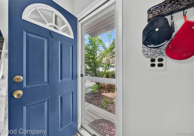 Listing Photo 4 - Condo for sale in building located at 757 Kirts Blvd, Troy, MI 48084