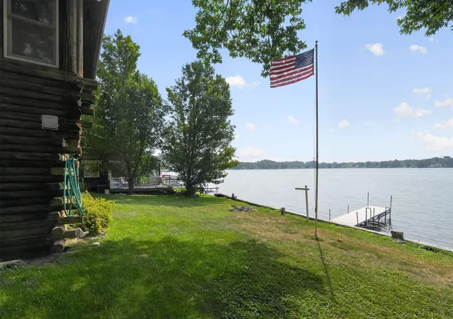 3rd image of 6695 Paradise Park Dr, Saranac, MI 48881 | MLS# 65026037377