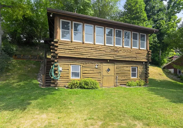 4th image of 6695 Paradise Park Dr, Saranac, MI 48881 | MLS# 65026037377