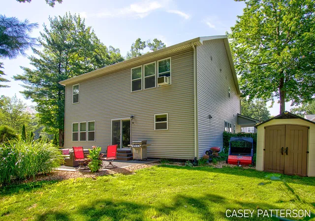 Photo 3 of Single family home for sale at 14415 Manor Rd, Grand Haven, MI 49417 | MLS# 71026037378 | Listing updated on 2026-08-17