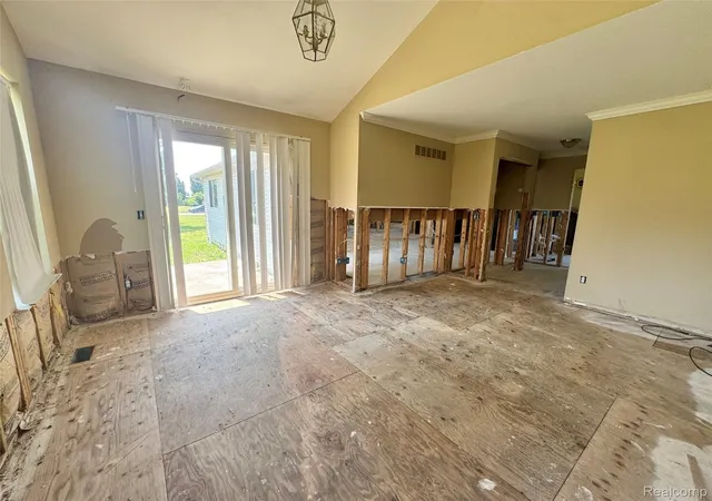 Photo 10 of Single family home for sale at 578 Jared Dr, Pontiac, MI 48342 | MLS# 20261056254 | Listing updated on 2026-09-09