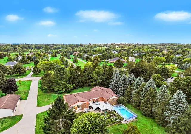 3rd image of 7373 Dell Rd, Saline, MI 48176 | MLS# 81026037381