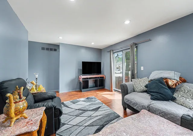 Photo 2 of Condo for sale at 28630 Imperial Dr, Warren, MI 48093 | MLS# 20261056268 | Listing updated on 2026-09-12