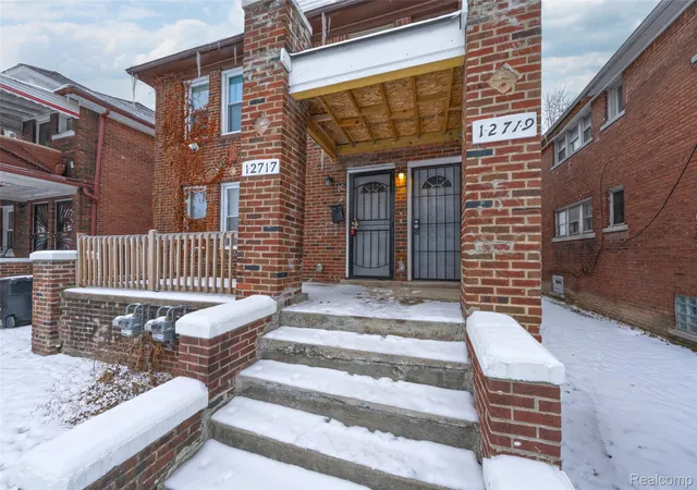Listing Photo 4 - Condo for sale in building located at 12717 Santa Rosa Dr, Detroit, MI 48238