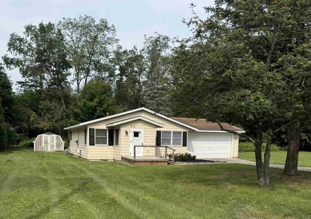 Photo 1 of Single family home for sale at 318 S Houghton St, Lake City, MI 49651 | MLS# 78080071306 | Listing updated on 2026-08-04