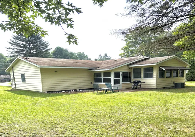 Photo 22 of Single family home for sale at 318 S Houghton St, Lake City, MI 49651 | MLS# 78080071306 | Listing updated on 2026-08-04