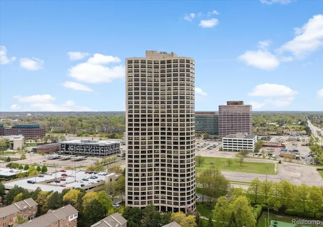 Listing Photo 2 - Condo for sale in building located at 5000 Town Ctr, Southfield, MI 48075 - Unit #3303-3304