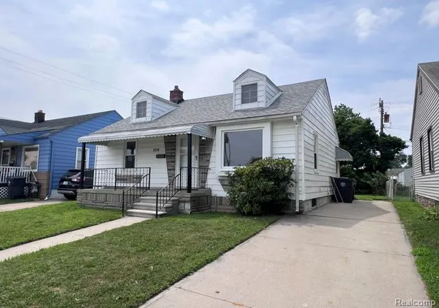 Photo 4 of Single family home for sale at 2735 David St, Melvindale, MI 48122 | MLS# 20261056332 | Listing updated on 2026-07-31