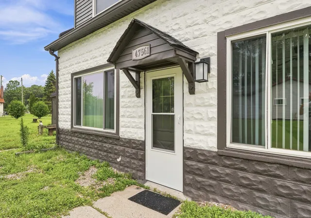 Photo 2 of Single family home for sale at 47561 Forton St, Chesterfield, MI 48047 | MLS# 58050215656 | Listing updated on 2026-07-24