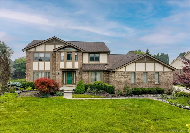 2nd image of 19678 Ashley Ct, Livonia, MI 48152 | MLS# 20261056349
