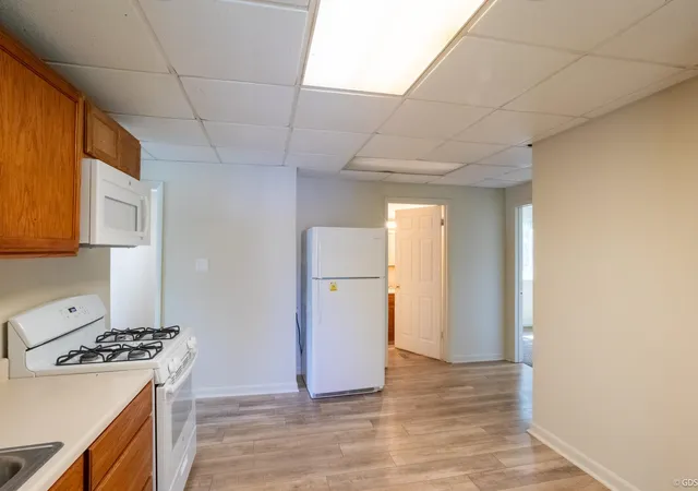 Listing Photo 5 - Condo for sale in building located at 2145 E Mclean Unit B Ave, Burton, MI 48529