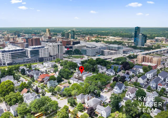 2nd image of 542 Fairview Ave Ne #3, Grand Rapids, MI 49503 | MLS# 65026037423