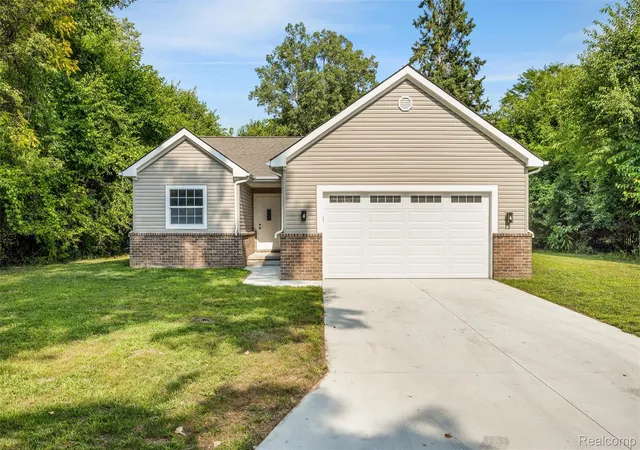 Photo 1 of Single family home for sale at 21806 Waldron St, Farmington Hills, MI 48336 | MLS# 20261056367 | Listing updated on 2026-07-30