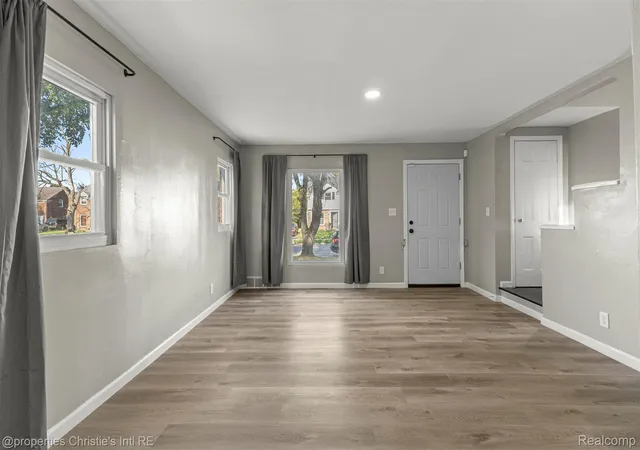 Listing Photo 4 - Condo for sale in building located at 10842-38 Nottingham Rd, Detroit, MI 48224