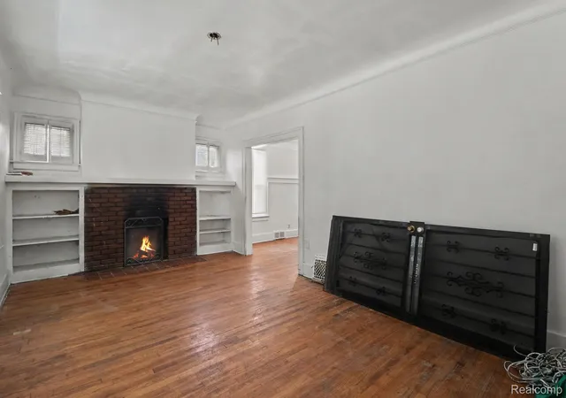Photo 4 of Single family home for sale at 2000 Brighton St, Highland Park, MI 48203 | MLS# 20261056366 | Listing updated on 2026-08-18