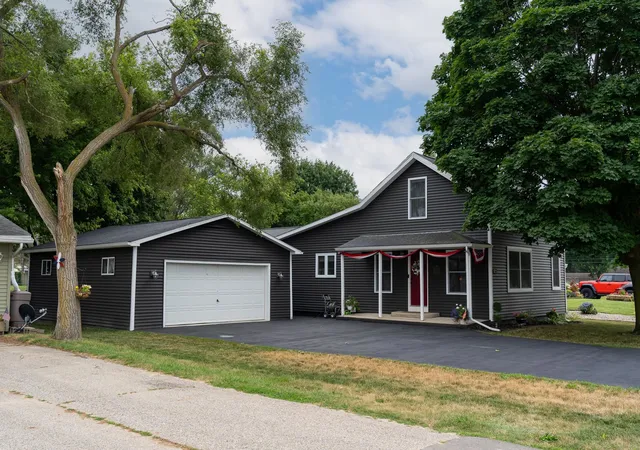 1st image of 522 N 2nd St, Shepherd, MI 48883 | MLS# 79080071312
