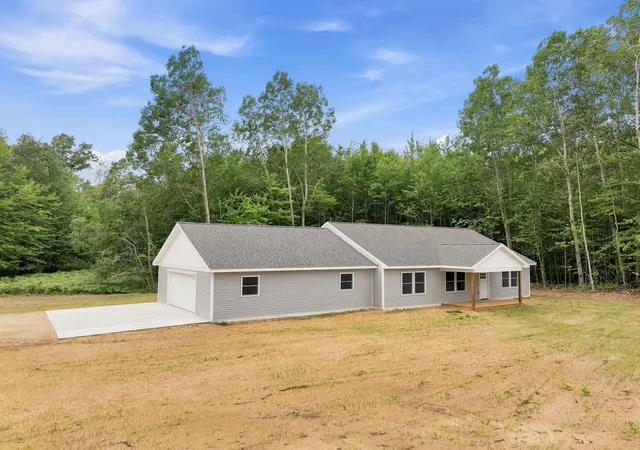 Photo 3 of Single family home for sale at 8022 W Blue Rd, Lake City, MI 49651 | MLS# 78080071314 | Listing updated on 2026-08-03