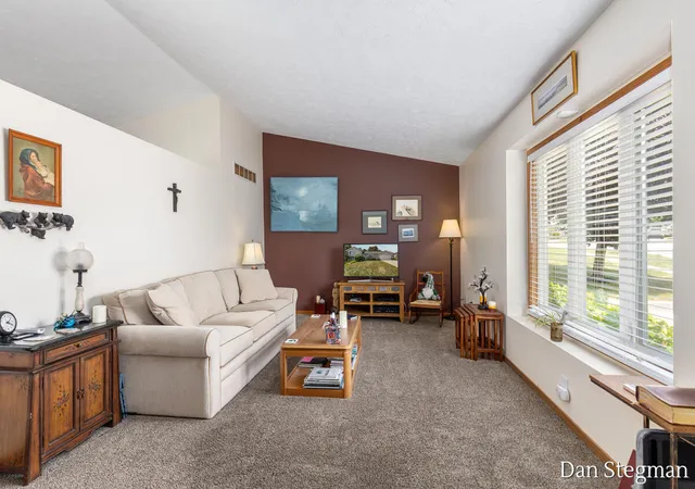 3rd image of 1421 Ne Hollow Ridge Dr Ne, Rockford, MI 49341 | MLS# 65026037430