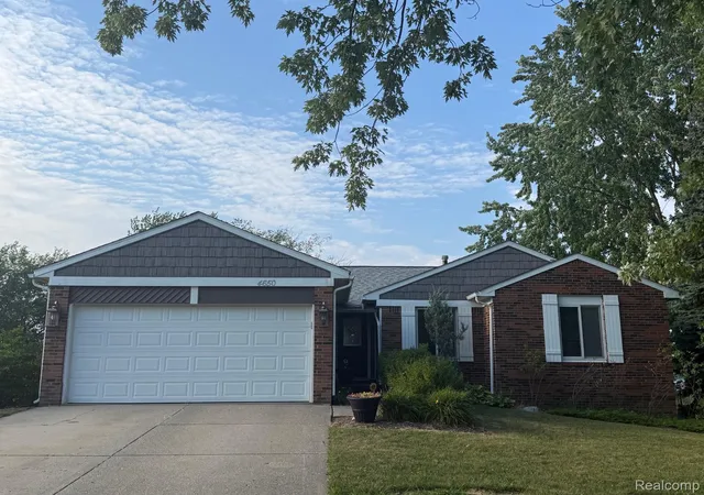 Photo 1 of Sale Pending at 4650 Is Park Dr, Waterford, MI 48329 | MLS# 20261056392 | Listing updated on 2026-08-01