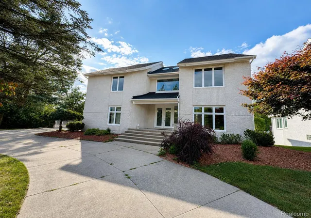 Photo 1 of Single family home for sale at 6446 Royal Pointe Dr, West Bloomfield, MI 48322 | MLS# 20261056396 | Listing updated on 2026-08-30