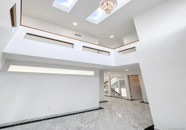 Photo 4 of Single family home for sale at 6446 Royal Pointe Dr, West Bloomfield, MI 48322 | MLS# 20261056396 | Listing updated on 2026-08-30