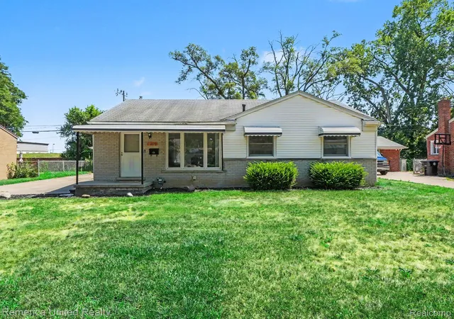 2nd image of 11070 Hillcrest St, Livonia, MI 48150 | MLS# 20261056397